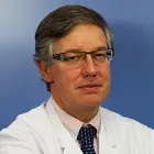 Dr. Gregorio Rabago Juan Aracil La imagen muestra al Dr. Gregorio Rábago Aracil, especialista en Cirugía Cardiaca de la Clínica Universidad de Navarra, con amplia experiencia en el campo. El Dr. Rábago es un profesional altamente capacitado y experimentado en el diagnóstico y tratamiento de enfermedades cardiovasculares complejas, y en la realización de cirugías cardíacas de alta complejidad.Su enfoque en la atención personalizada y en el uso de técnicas quirúrgicas avanzadas lo hacen destacar en el campo de la cirugía cardíaca. Además, su trayectoria profesional ha sido reconocida a nivel nacional e internacional, demostrando su compromiso con la excelencia y la calidad en la atención médica.En la Clínica Universidad de Navarra, contamos con un equipo de especialistas en cirugía cardíaca y tecnología de última generación para ofrecer una amplia variedad de opciones de tratamiento a nuestros pacientes. Estamos comprometidos en proporcionar el más alto nivel de cuidado y servicio a aquellos que confían en nosotros para el manejo de su salud cardiovascular.Para obtener más información sobre nuestros servicios en cirugía cardíaca, no dude en ponerse en contacto con nosotros.