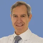 Imagen del Dr. Javier Escalada San Martin, especialista de Endocrinología de la Clínica Universidad de Navarra. El Dr. Escalada se dedica preferencialmente al diagnóstico y tratamiento de la diabetes mellitus, obesidad, enfermedad hepática esteatósica metabólica y osteoporosis y al estudio y tratamiento endocrinológico de tumores gastroenteropancreáticos.