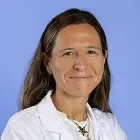 Dra. Elena Suanzes Martin, especialista en Medicina Interna, dedicada a la patología infecciosa – Clínica Universidad de Navarra