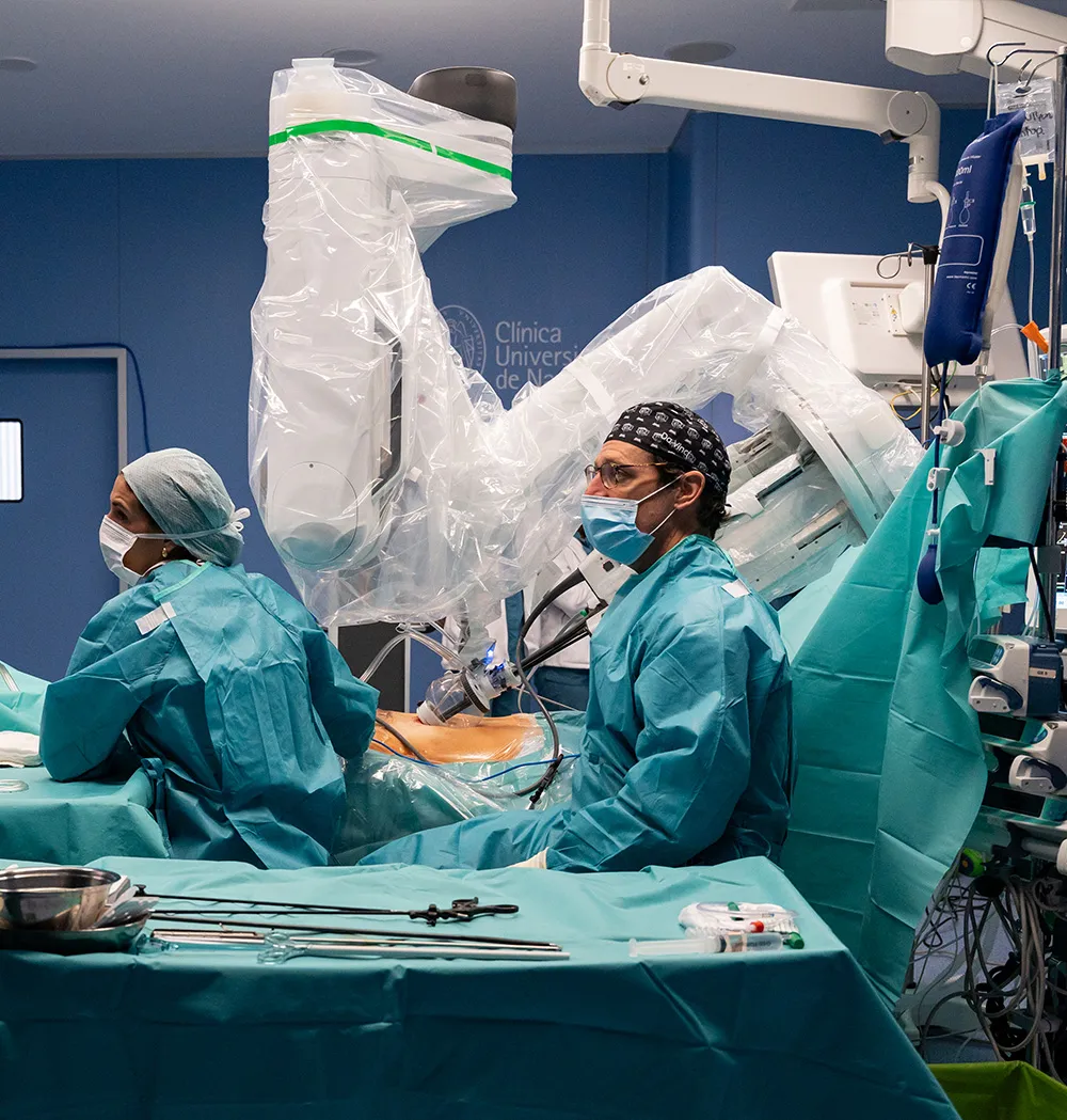 Imagen de una cirugía realizada en Urología con el nuevo robot Da Vinci Single Port. Clínica Universidad de Navarra