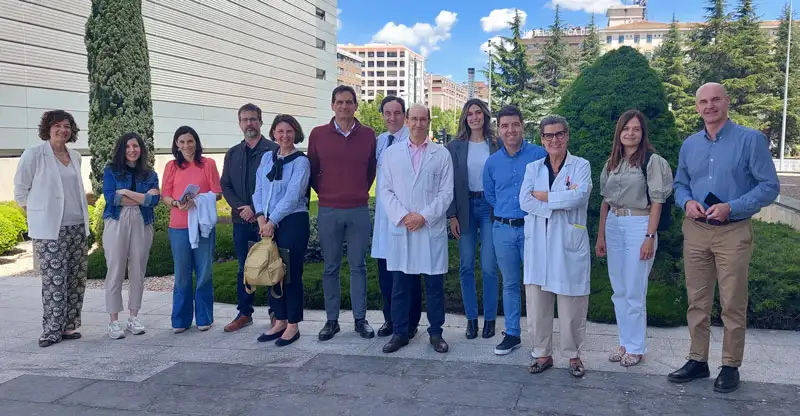 Imagen del grupo de investigadores que participan en el proyecto GRANATE, un proyecto de investigación que busca ofrecer tratamientos oncológicos radioterápicos más efectivos y seguros mejorando la supervivencia y la calidad de vida de la población navarra