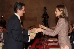 El Dr. San Miguel recibe el premio Rey Jaime I