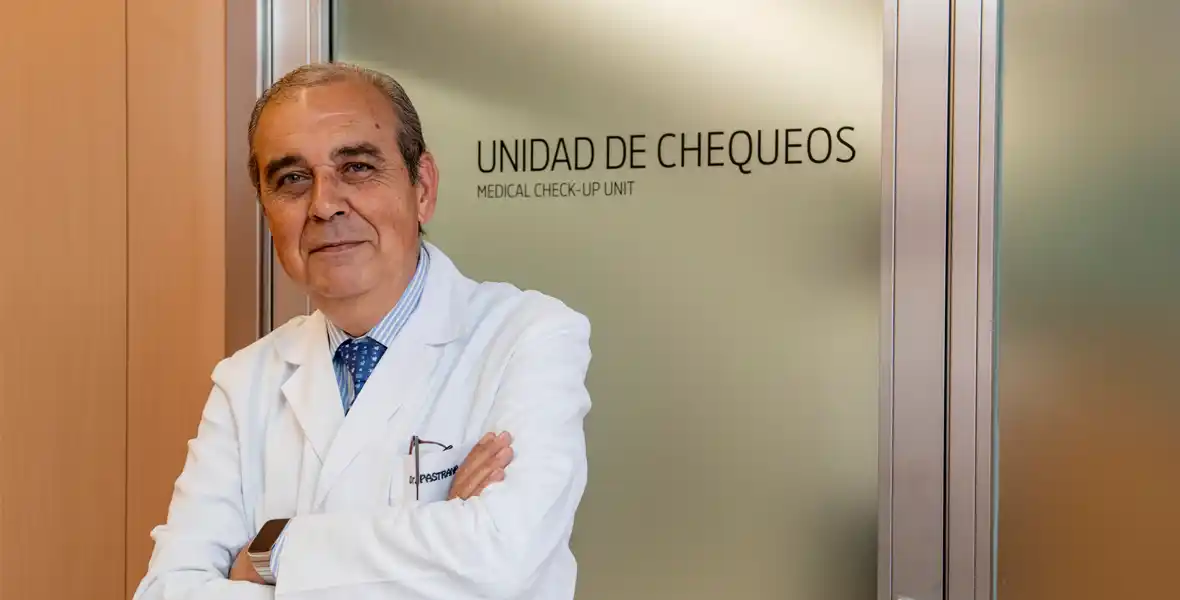 Imagen del Dr. Juan Pastrana, especialista de la Unidad de Chequeos y director del Área de Medicina Vascular de la Clínica Universidad de Navarra.