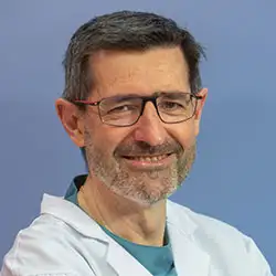 Dr. Gabriel Gastaminza La imagen muestra al Dr. Gabriel Gastaminza Lasarte, destacado especialista en Alergología en la Clínica Universidad de Navarra. El Dr. Gastaminza es un profesional altamente capacitado y experimentado en el diagnóstico y tratamiento de alergias e intolerancias, ofreciendo soluciones personalizadas y eficaces a sus pacientes.En la Clínica Universidad de Navarra, contamos con un equipo de especialistas de renombre mundial y con tecnología de última generación para ofrecer atención médica excepcional a nuestros pacientes. Estamos comprometidos en proporcionar el más alto nivel de cuidado y servicio a aquellos que confían en nosotros para el manejo de su salud.Para obtener más información sobre nuestros servicios de Alergología, no dude en ponerse en contacto con nosotros.