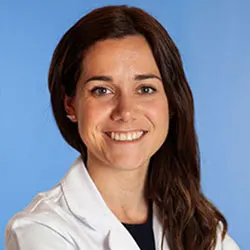 Dra. Laura Argiz La imagen muestra a la Dra. Laura Argiz Álvarez, una especialista altamente capacitada en Alergología en la Clínica Universidad de Navarra. La Dra. Argiz cuenta con una amplia experiencia en el diagnóstico y tratamiento de alergias e intolerancias, ofreciendo soluciones personalizadas y efectivas a sus pacientes.En la Clínica Universidad de Navarra, nos comprometemos a brindar el más alto nivel de atención médica, con un enfoque en la excelencia y la personalización del servicio. Contamos con un equipo de especialistas de renombre mundial y tecnología avanzada para garantizar la mejor calidad de atención a nuestros pacientes.Si desea obtener más información sobre nuestros servicios de Alergología, no dude en ponerse en contacto con nosotros.
