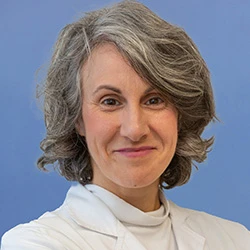 Dra. María José Goikoetxea La imagen muestra a la Dra. María José Goikoetxea Lapresa, una destacada especialista en Alergología en la Clínica Universidad de Navarra. La Dra. Goikoetxea es una profesional altamente capacitada en el diagnóstico y tratamiento de alergias e intolerancias alimentarias, brindando soluciones personalizadas y efectivas a sus pacientes.En la Clínica Universidad de Navarra, contamos con un equipo de especialistas de renombre mundial y tecnología de última generación para ofrecer atención médica excepcional a nuestros pacientes. Nos comprometemos a brindar el más alto nivel de cuidado y servicio a aquellos que confían en nosotros para el manejo de su salud.Si desea obtener más información sobre nuestros servicios de Alergología, no dude en ponerse en contacto con nosotros.