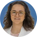 Imagen de la Dra. Paloma Quan. Tutora de residentes de Alergología en la Clínica Universidad de Navarra La imagen muestra a la Dra. Paloma Quan, tutora de residentes del Departamento de Alergología en la Clínica Universidad de Navarra. La Dra. Quan es una profesional que supervisa y tutoriza la formación de los especialistas en formación en Alergología.