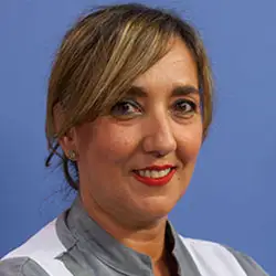 Maribel Puyol La imagen muestra a Maribel Puyol, enfermera del Área de Dolor en la Clínica Universidad de Navarra. Maribel Puyol cuenta con una amplia experiencia en el control del dolor en pacientes de todas las edades y patologías.En la Clínica Universidad de Navarra, contamos con un equipo de anestesiólogos altamente capacitados y tecnología avanzada para garantizar la seguridad y el bienestar de nuestros pacientes durante todo el proceso quirúrgico. Nos enfocamos en proporcionar un servicio personalizado y de alta calidad a aquellos que confían en nosotros para el manejo de su salud.Si necesita más información sobre nuestros servicios de Anestesiología, no dude en ponerse en contacto con nosotros.