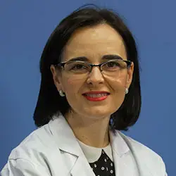 Dra. Ascensión López Díaz de Cerio La imagen muestra a la Dra. Ascensión López Díaz-Cerio, especialista en terapia celular de la Clínica Universidad de Navarra, con amplia experiencia en el campo.La Dra. López es reconocida por su trayectoria en investigación y aplicación de terapias innovadoras en el área de la terapia celular, especialmente en la utilización de células madre y células dendríticas en el tratamiento de diferentes patologías.Con una formación sólida en medicina regenerativa, ha liderado investigaciones y aplicaciones clínicas de terapia celular para tratar diversas afecciones.Si busca una especialista de confianza en terapia celular, la Dra. Ascensión López Díaz-Cerio es la elección ideal.