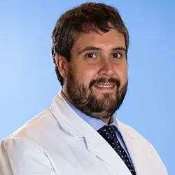 Dr. Aitor Hernández Hernández La imagen muestra al Dr. Aitor Hernández Hernández, especialista en Cardiología de la Clínica Universidad de Navarra, con amplia experiencia en el campo. El Dr. Hernández es un profesional altamente capacitado y experimentado en el diagnóstico y tratamiento de enfermedades cardiovasculares, siendo un referente en el área de la salud cardiovascular.Su enfoque en la atención personalizada y en la innovación en el manejo de las patologías cardíacas lo hacen destacar en el campo de la Cardiología. Además, su trayectoria profesional ha sido reconocida a nivel nacional e internacional, demostrando su compromiso con la excelencia y la calidad en la atención médica.En la Clínica Universidad de Navarra, contamos con un equipo de especialistas en Cardiología y tecnología de última generación en el área de la salud cardiovascular, para ofrecer atención médica excepcional a nuestros pacientes. Estamos comprometidos en proporcionar el más alto nivel de cuidado y servicio a aquellos que confían en nosotros para el manejo de su salud.Para obtener más información sobre nuestros servicios en Cardiología, no dude en ponerse en contacto con nosotros.