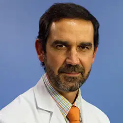 Dr. Miguel Artaiz Urdaci La imagen muestra al Dr. Miguel Artaiz Urdaci, especialista en Cardiología de la Clínica Universidad de Navarra, con amplia experiencia en el campo. El Dr. Artaiz es un profesional altamente capacitado y experimentado en el diagnóstico y tratamiento de enfermedades cardiovasculares, siendo un referente en el área de la salud cardiovascular.Su enfoque en la atención personalizada y la innovación en el manejo de las patologías cardíacas lo hacen destacar en el campo de la Cardiología. Además, su trayectoria profesional ha sido reconocida a nivel nacional e internacional, demostrando su compromiso con la excelencia y la calidad en la atención médica.En la Clínica Universidad de Navarra, contamos con un equipo de especialistas en Cardiología y tecnología de última generación en el área de la salud cardiovascular, para ofrecer atención médica excepcional a nuestros pacientes. Estamos comprometidos en proporcionar el más alto nivel de cuidado y servicio a aquellos que confían en nosotros para el manejo de su salud.Para obtener más información sobre nuestros servicios en Cardiología, no dude en ponerse en contacto con nosotros.