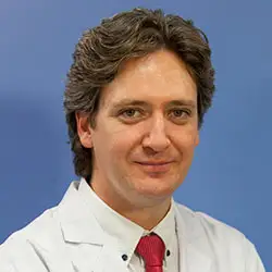 Dr. Pablo Ramos Ardanaz La imagen muestra al Dr. Pablo Ramos Ardanaz, especialista en Cardiología de la Clínica Universidad de Navarra, con amplia experiencia en el campo. El Dr. Ramos es un profesional altamente capacitado y experimentado en el diagnóstico y tratamiento de enfermedades cardiovasculares, siendo un referente en el área de la salud cardiovascular.Su enfoque en la atención personalizada y en la innovación en el manejo de las patologías cardíacas lo hacen destacar en el campo de la Cardiología. Además, su trayectoria profesional ha sido reconocida a nivel nacional e internacional, demostrando su compromiso con la excelencia y la calidad en la atención médica.En la Clínica Universidad de Navarra, contamos con un equipo de especialistas en Cardiología y tecnología de última generación en el área de la salud cardiovascular, para ofrecer atención médica excepcional a nuestros pacientes. Estamos comprometidos en proporcionar el más alto nivel de cuidado y servicio a aquellos que confían en nosotros para el manejo de su salud.Para obtener más información sobre nuestros servicios en Cardiología, no dude en ponerse en contacto con nosotros.