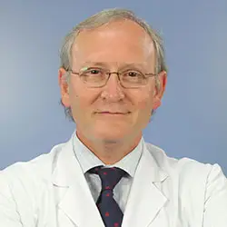 Dr. Jose Calabuig Nogues La imagen muestra al Dr. José Calabuig Nogués, especialista en Cardiología de la Clínica Universidad de Navarra, con amplia experiencia en el campo. El Dr. Calabuig es un profesional altamente capacitado y experimentado en el diagnóstico y tratamiento de enfermedades cardiovasculares, siendo un referente en el área de la salud cardiovascular.Su enfoque en la atención integral y personalizada de sus pacientes lo hace destacar en el campo de la Cardiología. Además, su trayectoria profesional ha sido reconocida a nivel nacional e internacional, lo que demuestra su compromiso con la excelencia y la calidad en la atención médica.En la Clínica Universidad de Navarra, contamos con un equipo de especialistas en Cardiología y tecnología de última generación en el área de la salud cardiovascular, para ofrecer atención médica excepcional a nuestros pacientes. Estamos comprometidos en proporcionar el más alto nivel de cuidado y servicio a aquellos que confían en nosotros para el manejo de su salud.Para obtener más información sobre nuestros servicios en Cardiología, no dude en ponerse en contacto con nosotros.