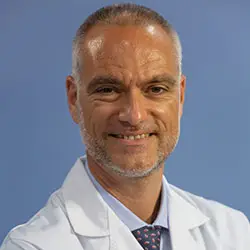Codirector del servicio de Cirugía Torácica.Especialista en Cirugía Torácica.