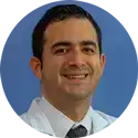 Dr. Juan José Rosales. Tutor residentes Medicina Nuclear (Imagen) La imagen nos muestra al Dr. Juan José Rosales, tutor de residentes de Medicina Nuclear. Supervisa y tutoriza la formación durante la residencia de los profesionales de Medicina Nuclear.<br/><br/>La Unidad Docente de Medicina Nuclear ofrece a los residentes una formación personalizada con asignación de responsabilidades de forma progresiva.<br/><br/>El Servicio de Medicina Nuclear de la Clínica dispone de todos los medios necesarios para una formación de excelencia de acuerdo al programa oficial de formación MIR de Medicina Nuclear.