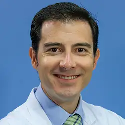 Dr. Manuel Sáenz de Viteri. Oftalmólogo. Clínica Universidad de Navarra Dr. Manuel Sáenz de Viteri, especialista en Oftalmología de la Clínica Universidad de Navarra