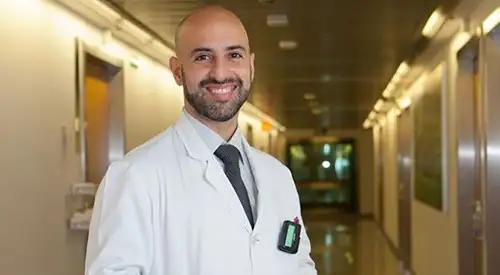 Dr. Carlos Chaccour, residente de Medicina Interna de la Clínica y coordinador del grupo de malaria
